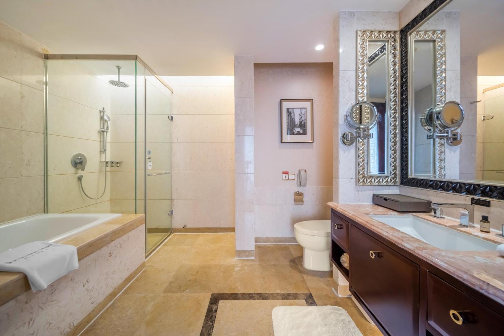 Wyndham Grand Plaza Royale Palace Csengtu Kültér fotó