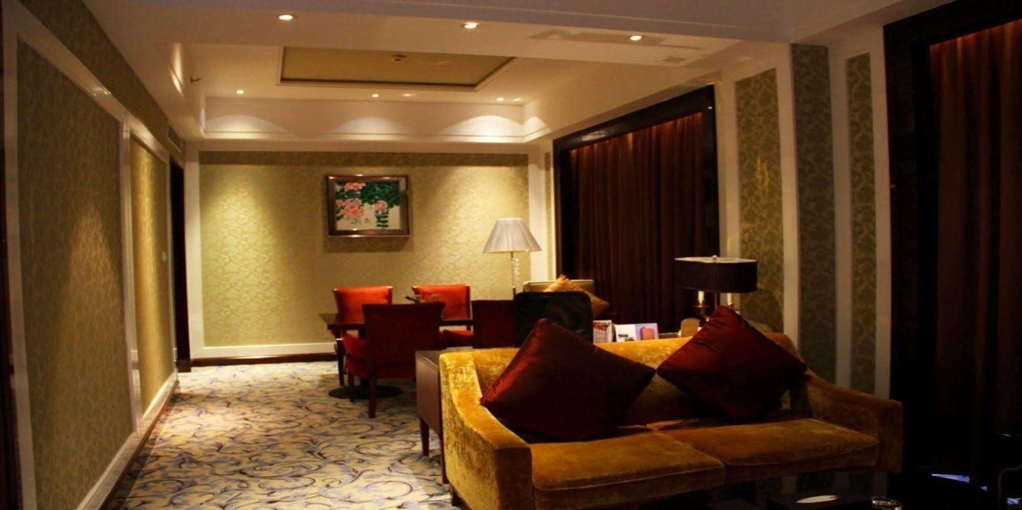 Wyndham Grand Plaza Royale Palace Csengtu Kültér fotó