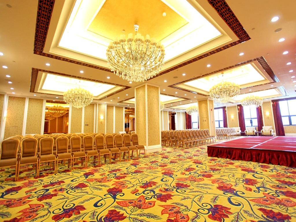 Wyndham Grand Plaza Royale Palace Csengtu Kültér fotó