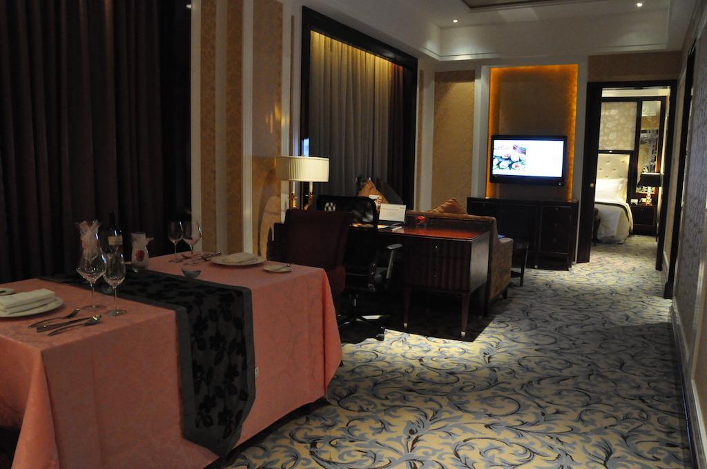 Wyndham Grand Plaza Royale Palace Csengtu Kültér fotó